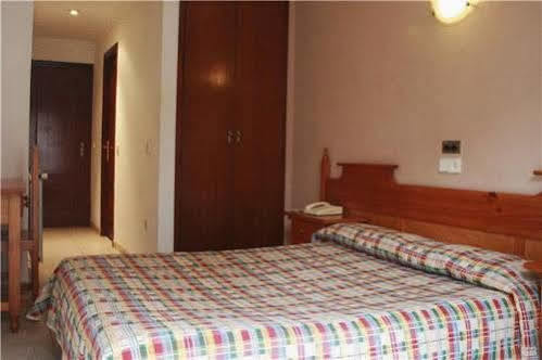 Hostal Los Manos Бланес Екстер'єр фото